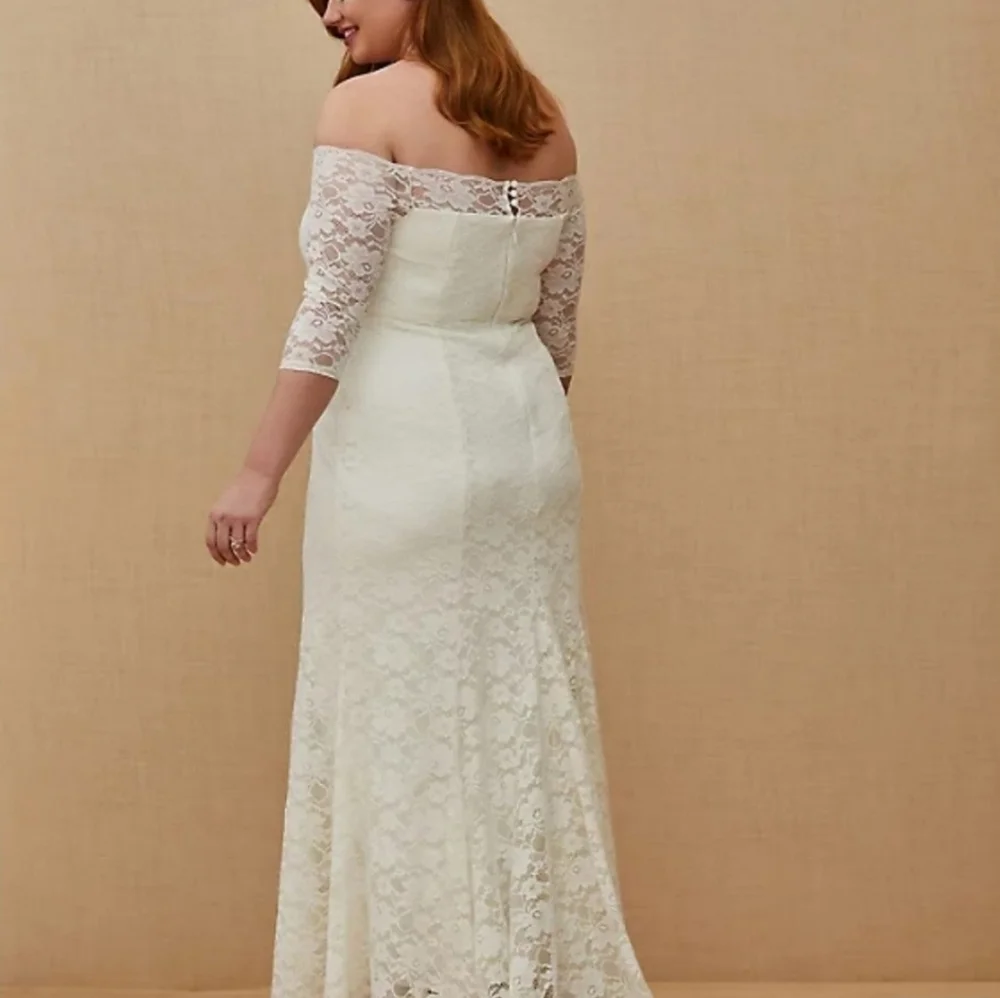 Torrid ivory lace fit n flare wedding dress size 18 - Picture 3 of 3